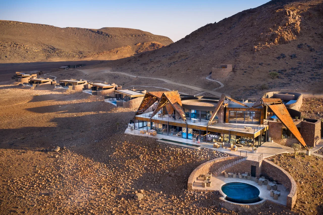 6 โรงแรมน่าพักใน Sossusvlei นามิเบีย — ลอดจ์กลางทะเลทรายนามิบ ใกล้ประตูอุทยาน