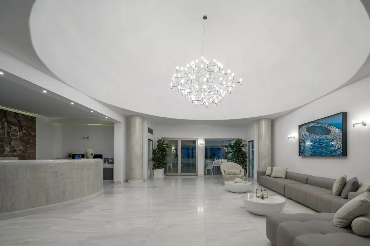 Antoperla Luxury Hotel & Spa — rooms and atmosphere