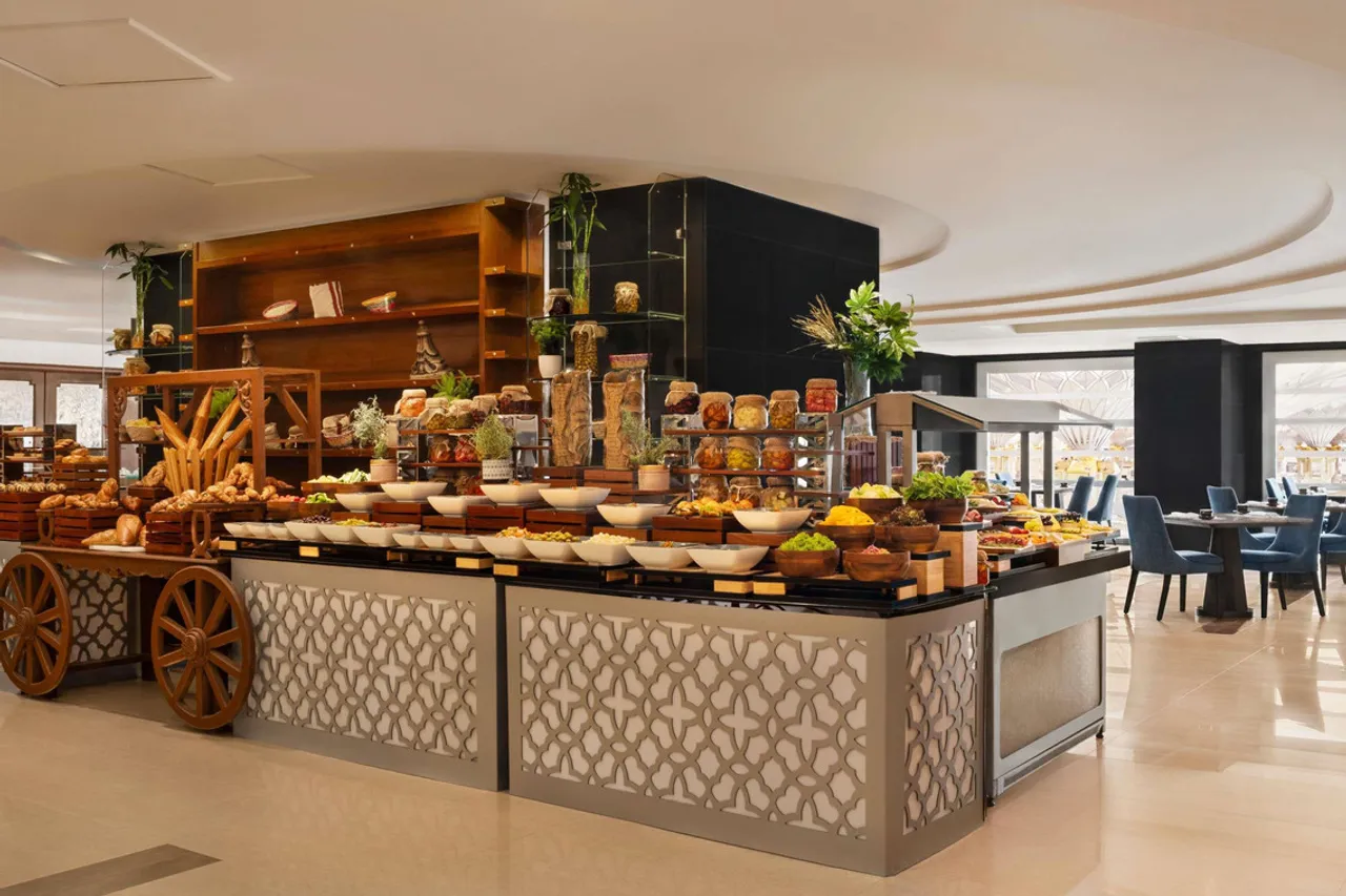 Anwar Al Madinah Movenpick Hotel — ภาพห้องพักและบรรยากาศ