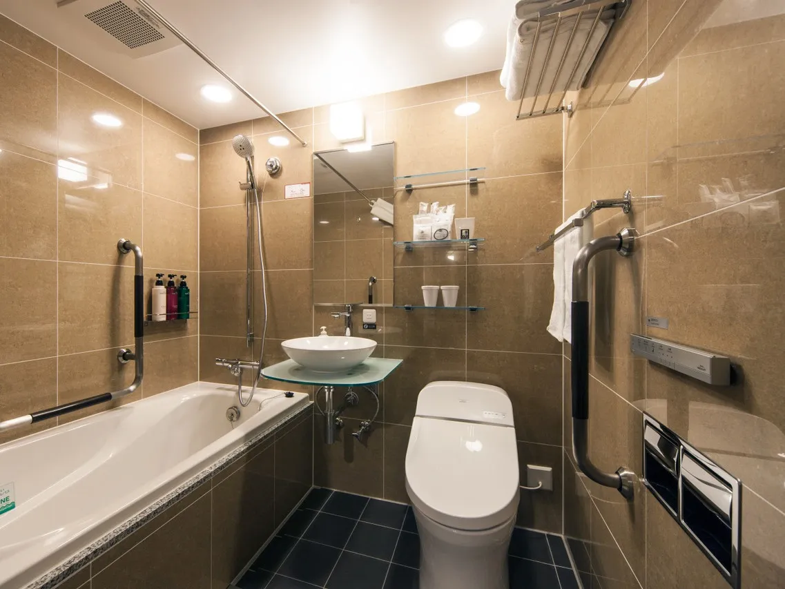 APA Hotel Iidabashi Ekimae — rooms and atmosphere