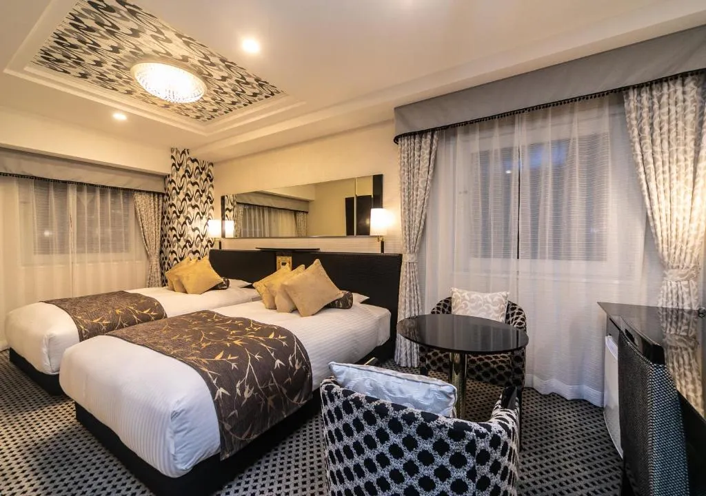 APA Hotel Namba Shinsaibashi Nishi — rooms and atmosphere