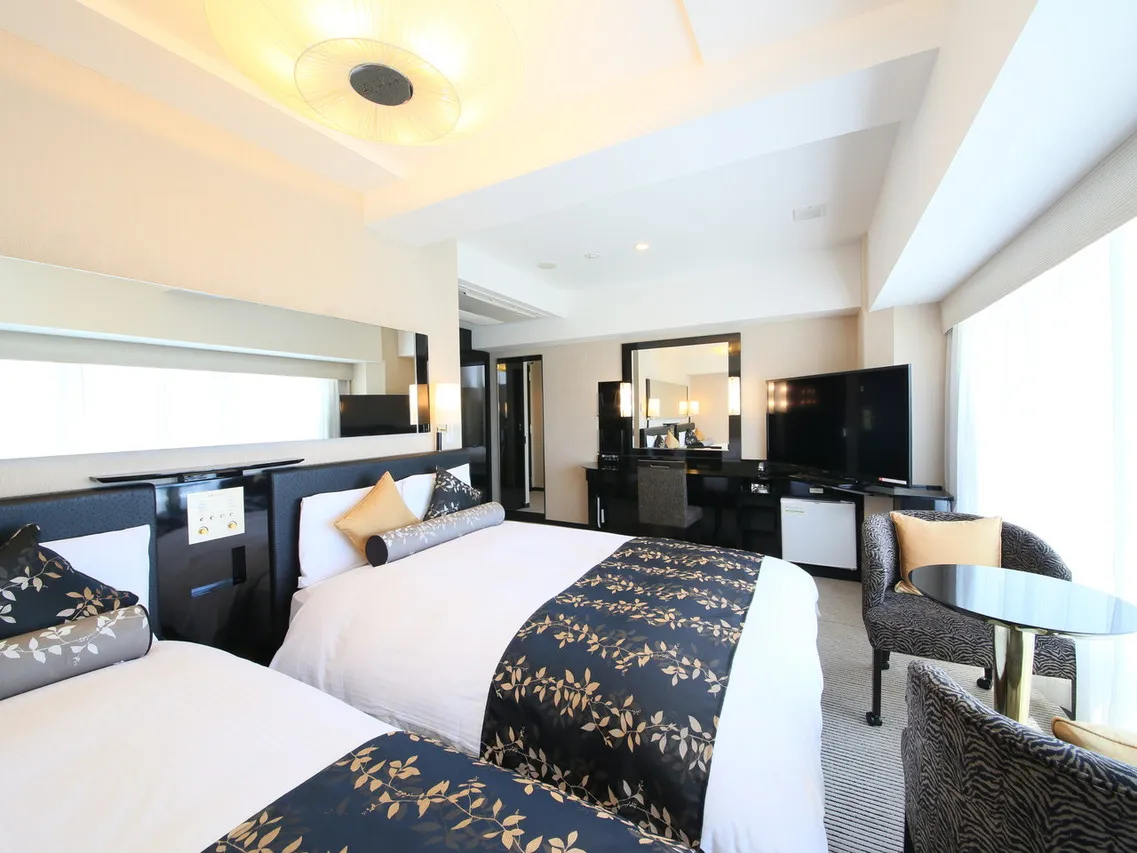 APA Hotel Shinjuku Gyoemmae — rooms and atmosphere