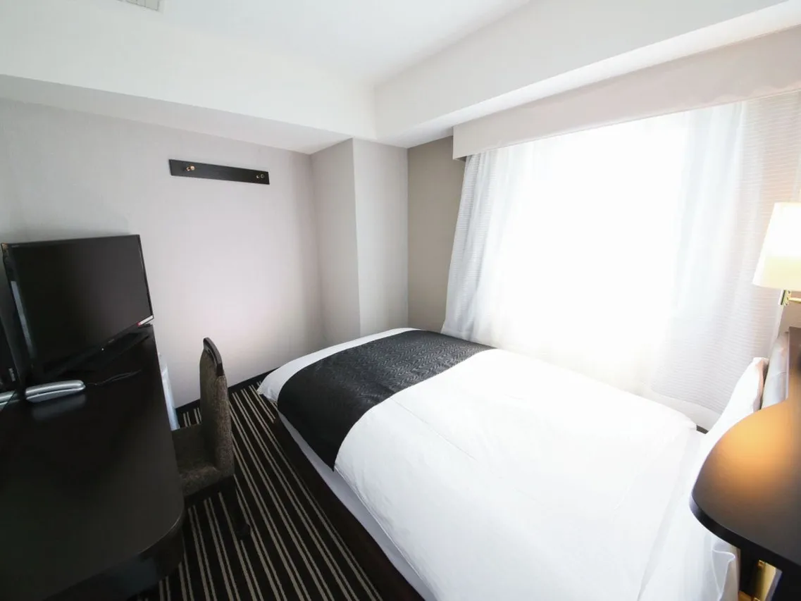 APA Hotel Shinjuku Gyoemmae — rooms and atmosphere