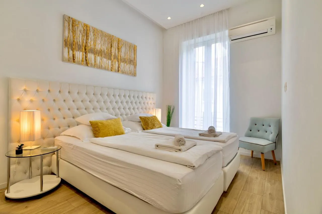 Apartments & Rooms Graso — rooms and atmosphere