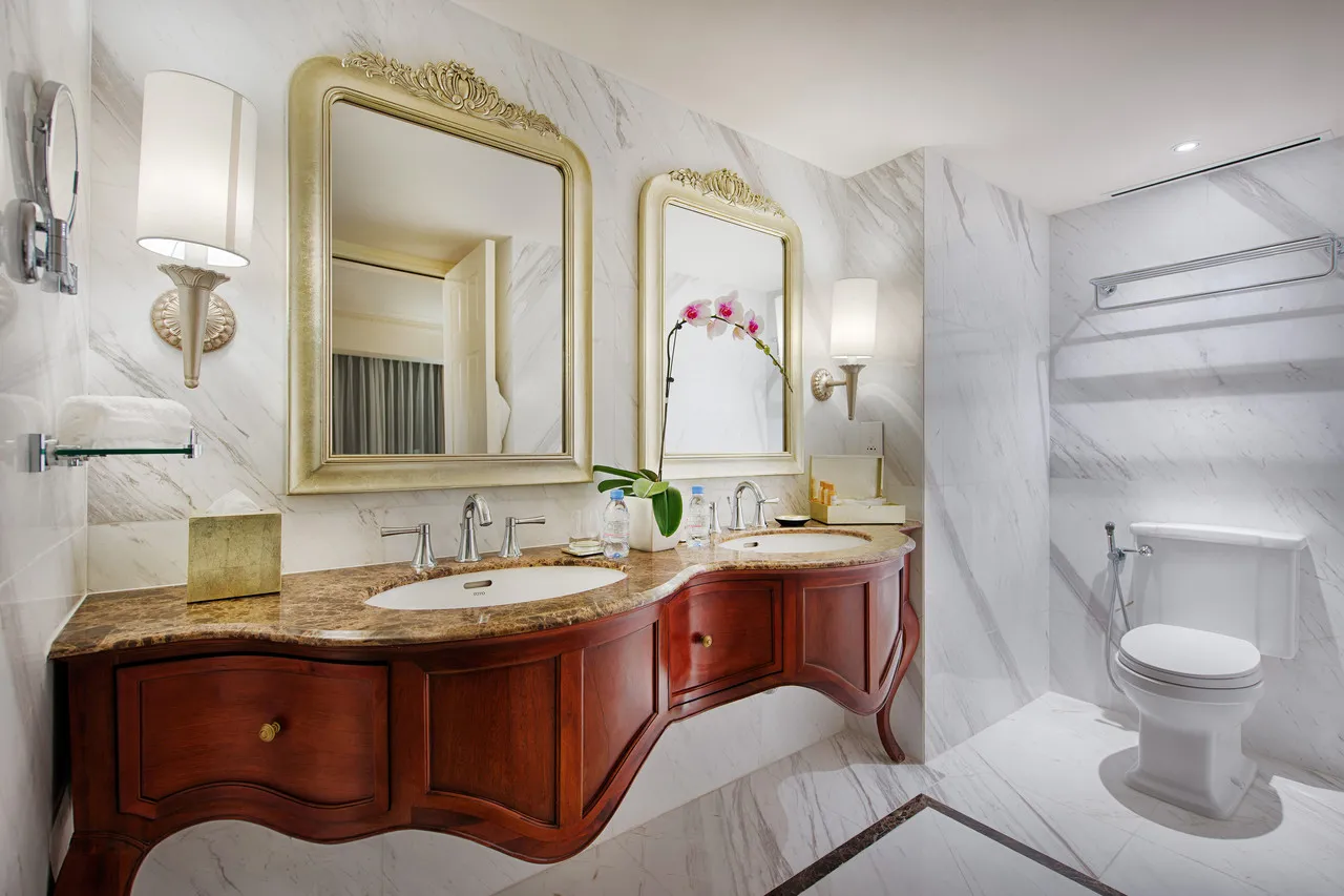 Apricot Hotel — rooms and atmosphere