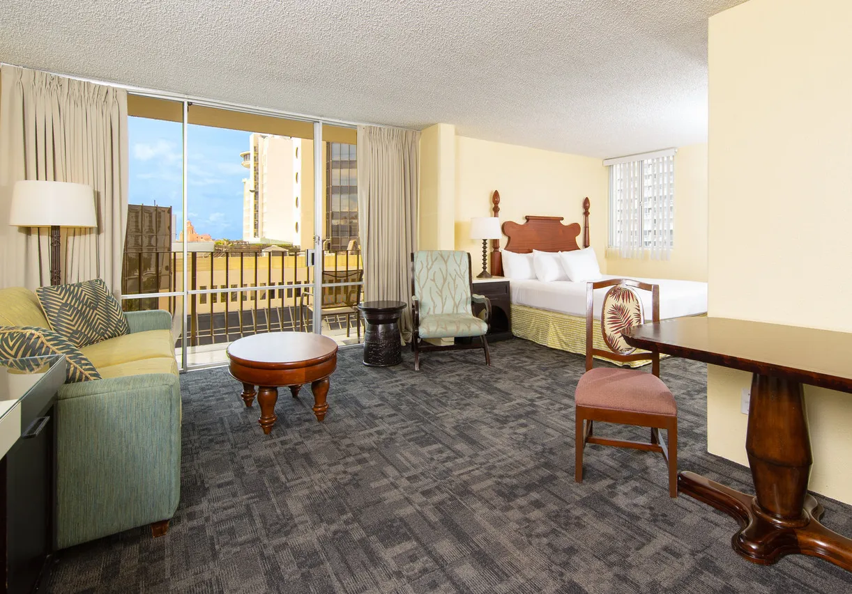 Aqua Ohia Waikiki Studio Suites — rooms and atmosphere