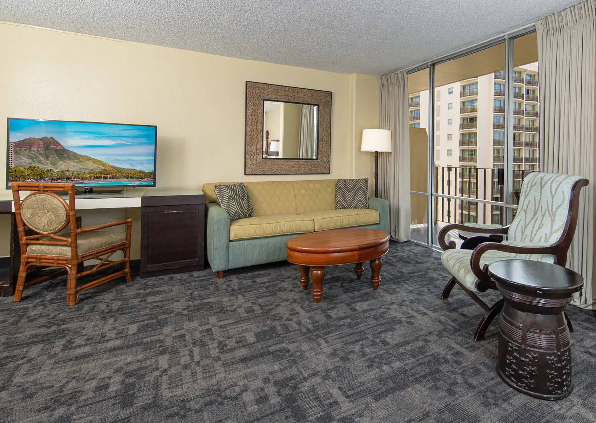 Aqua Ohia Waikiki Studio Suites — rooms and atmosphere