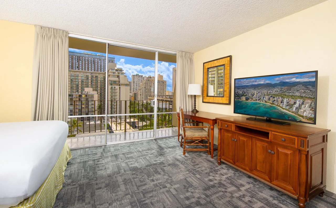 Aqua Ohia Waikiki Studio Suites — rooms and atmosphere
