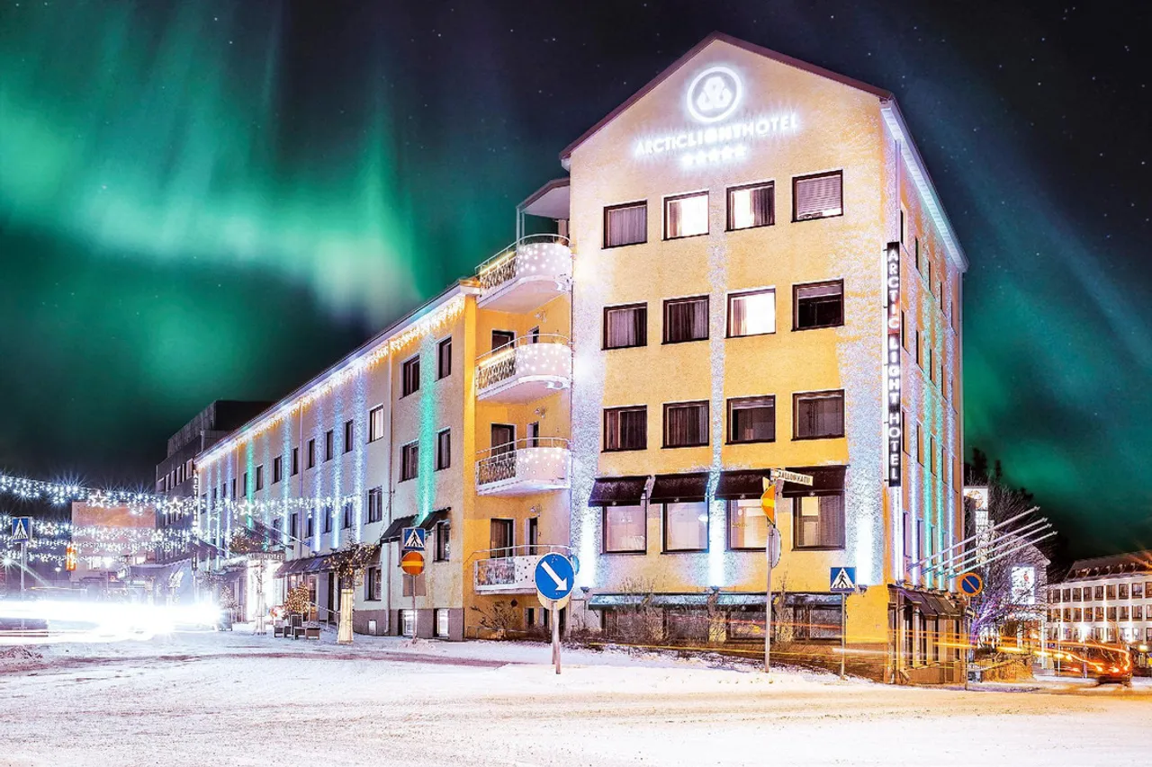 10 โรงแรมน่าพักใน Rovaniemi ฟินแลนด์ — เมืองซานตาคลอส ห้องกระจกชมแสงเหนือ