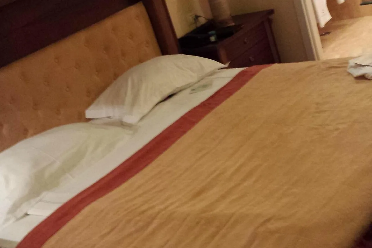 Arena di Serdica Hotel — rooms and atmosphere
