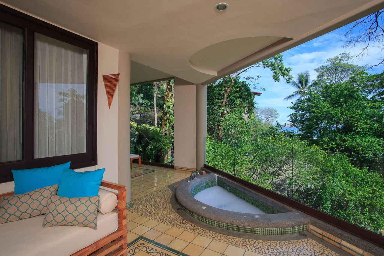 Arenas del Mar Beachfront & Rainforest Resort — ภาพห้องพักและบรรยากาศ