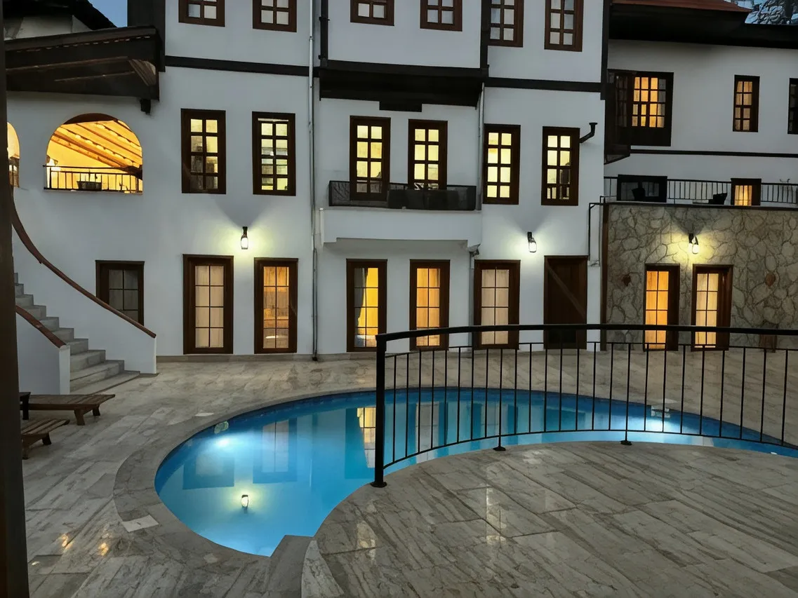 Argos Hotel — rooms and atmosphere
