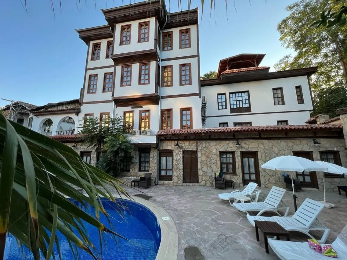 Argos Hotel — rooms and atmosphere
