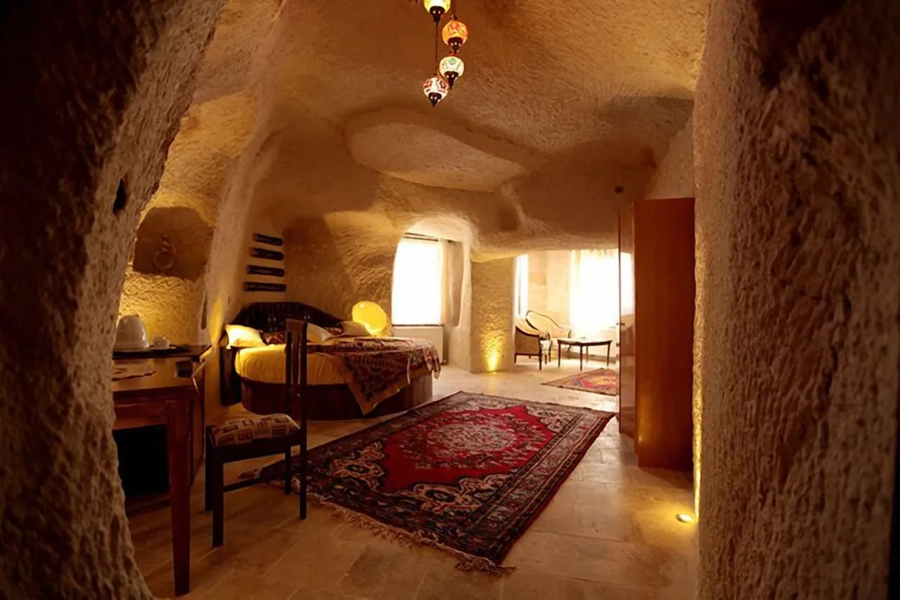 Arif Cave Hotel — rooms and atmosphere