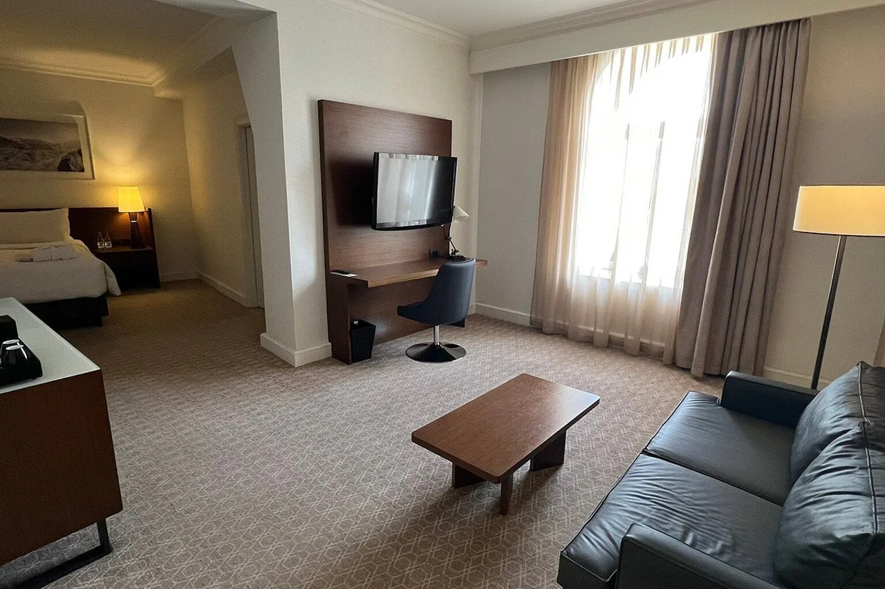 Armenia Marriott Hotel Yerevan — ภาพห้องพักและบรรยากาศ