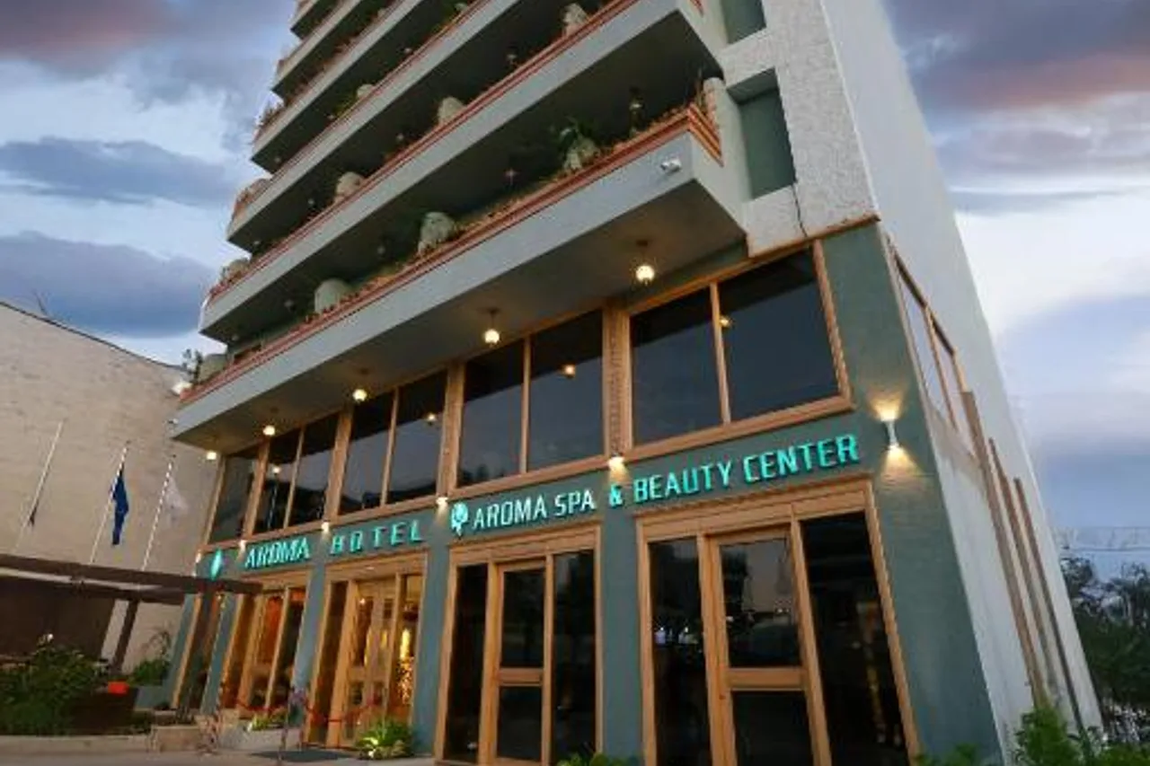 Aroma Hotel — ภาพห้องพักและบรรยากาศ