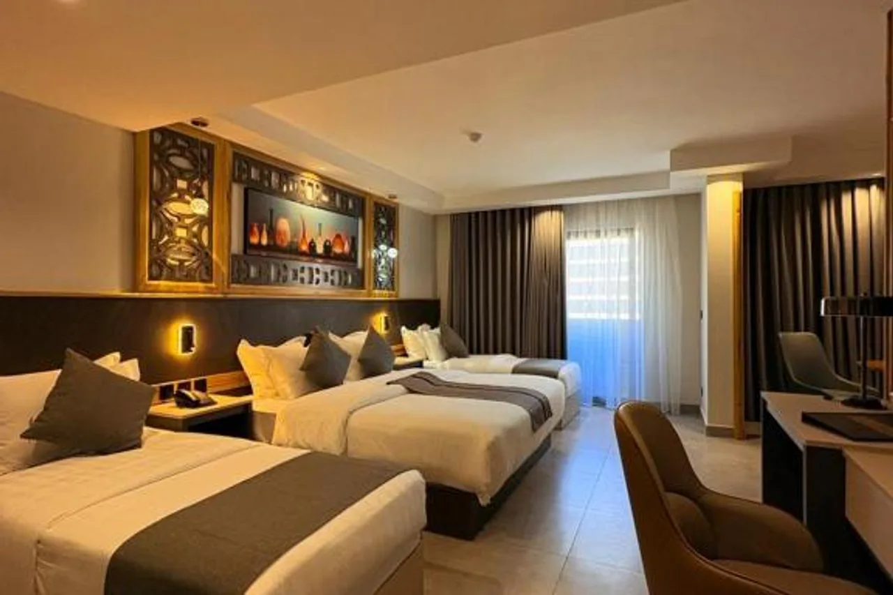 Aroma Hotel — ภาพห้องพักและบรรยากาศ