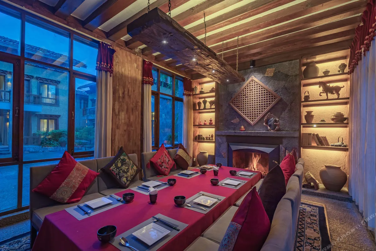 Arro Khampa Shangri-La — rooms and atmosphere