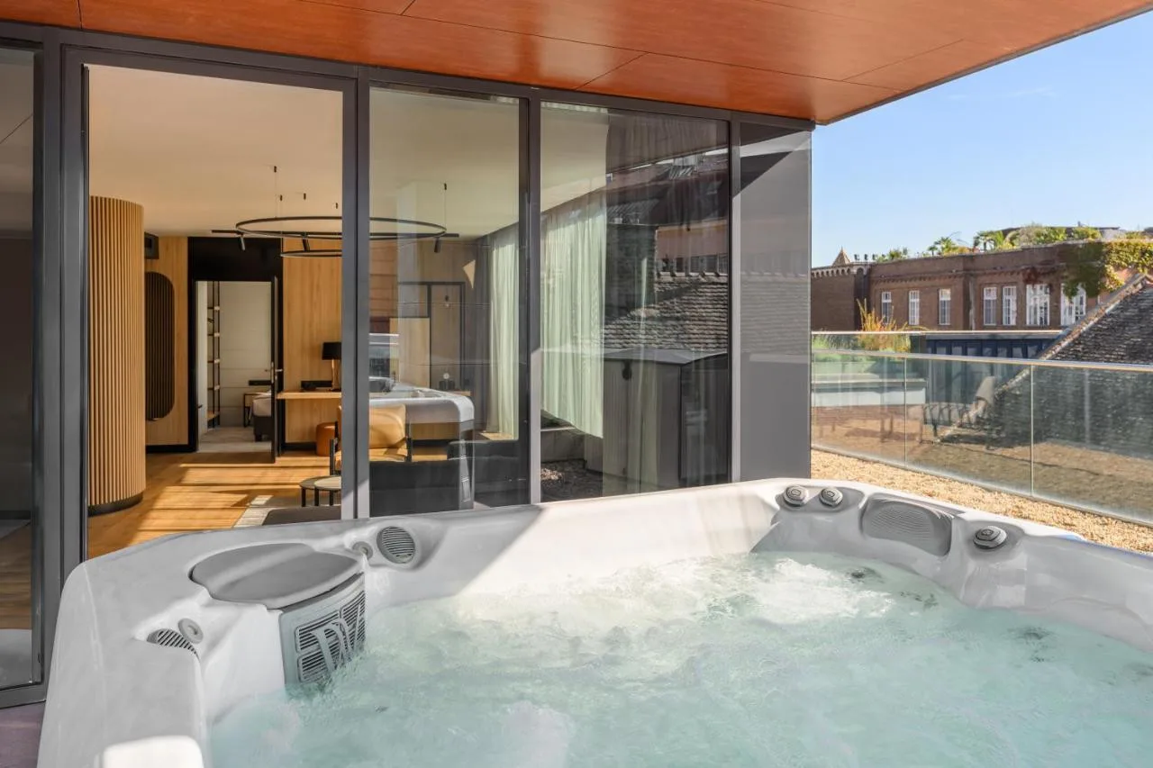 Art Hotel Szeged — ภาพห้องพักและบรรยากาศ