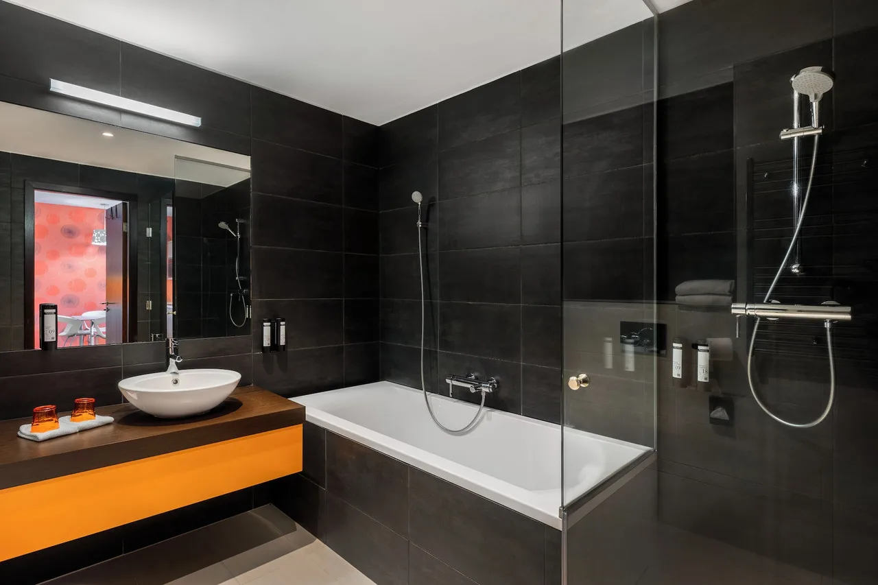 Art Hotel Szeged — ภาพห้องพักและบรรยากาศ
