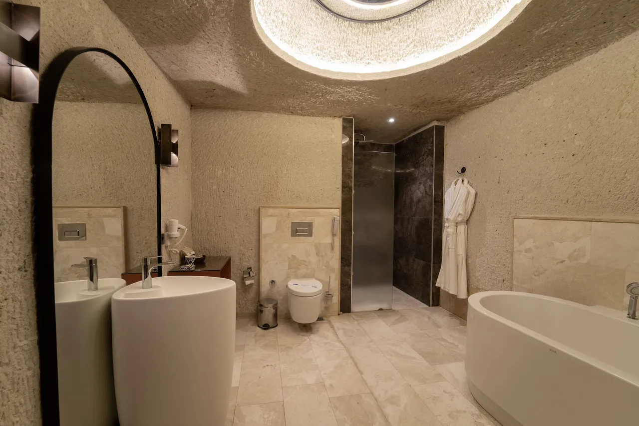 Artemis Cave Suites — rooms and atmosphere