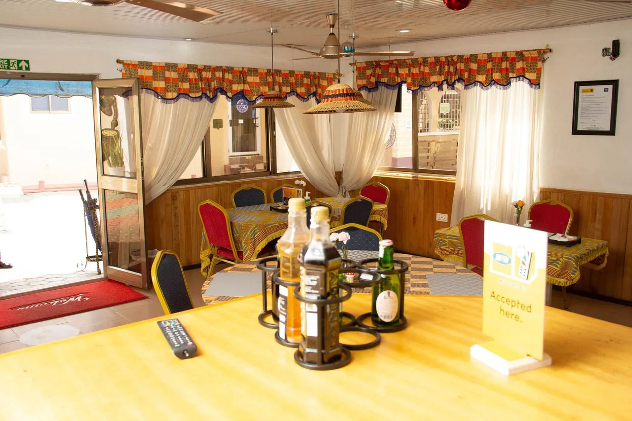 Asantewaa Premier Hotel — ภาพห้องพักและบรรยากาศ