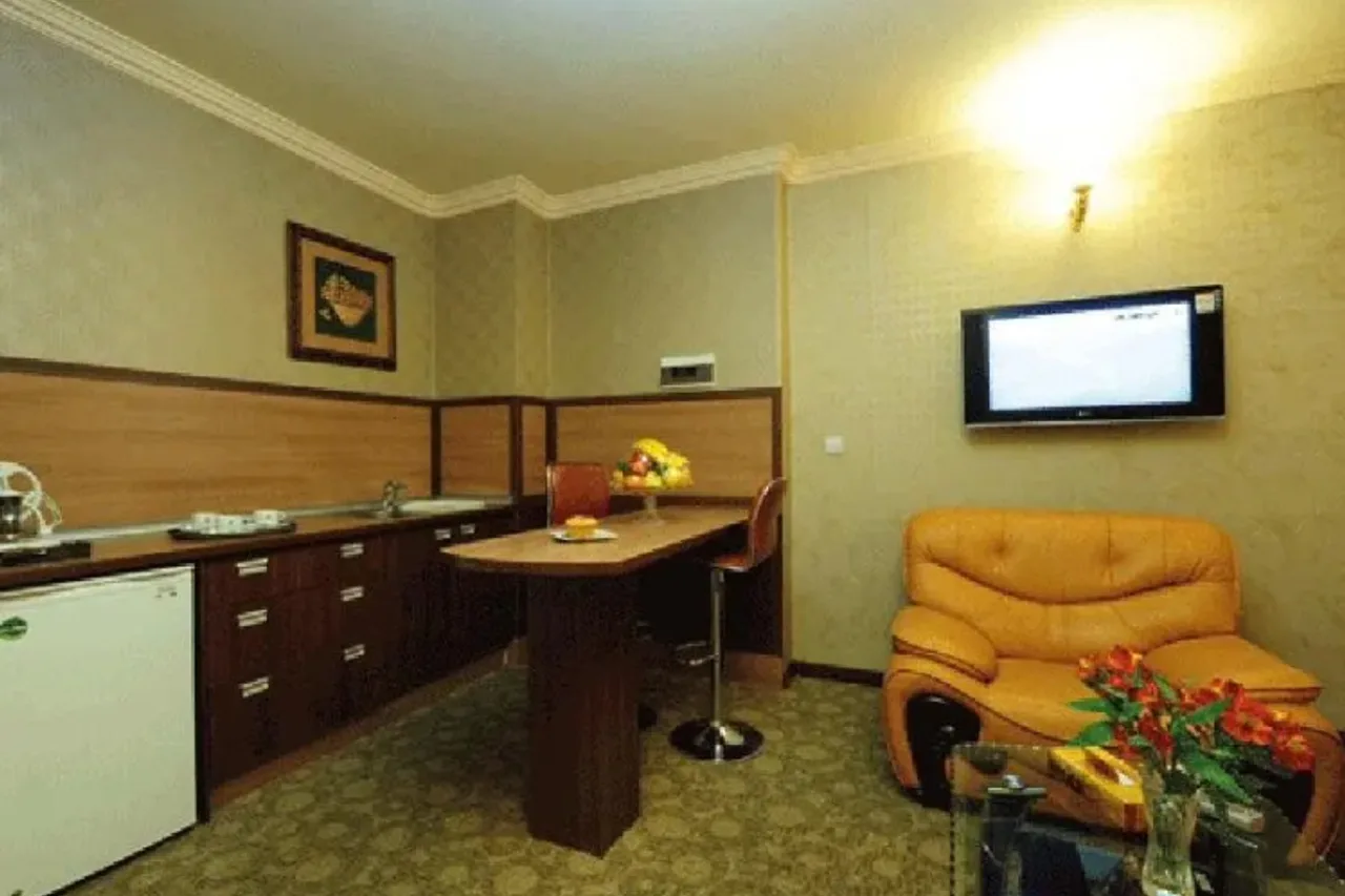 Aseman Hotel — ภาพห้องพักและบรรยากาศ