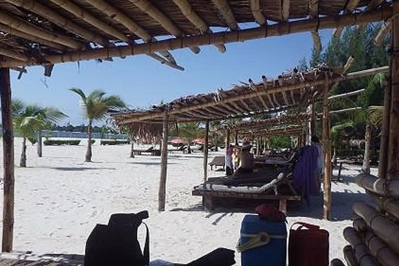 Assala Lodge & Beach Resort — rooms and atmosphere