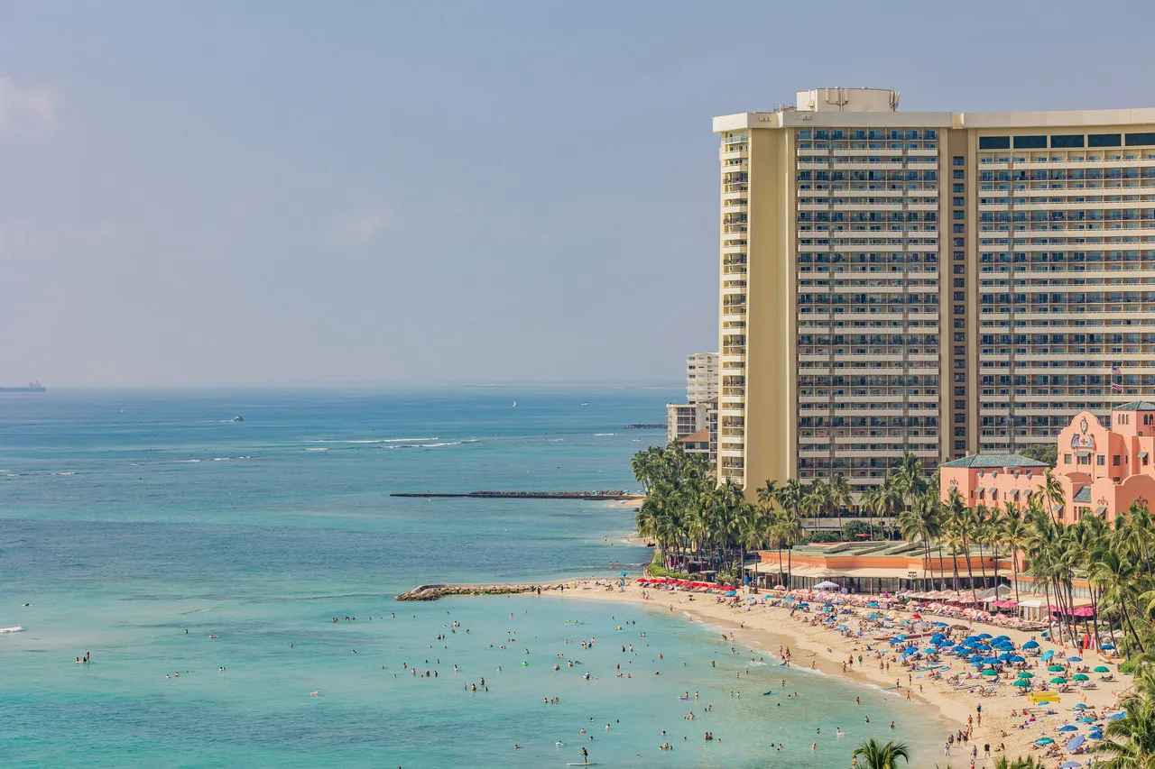Aston Waikiki Circle Hotel — rooms and atmosphere