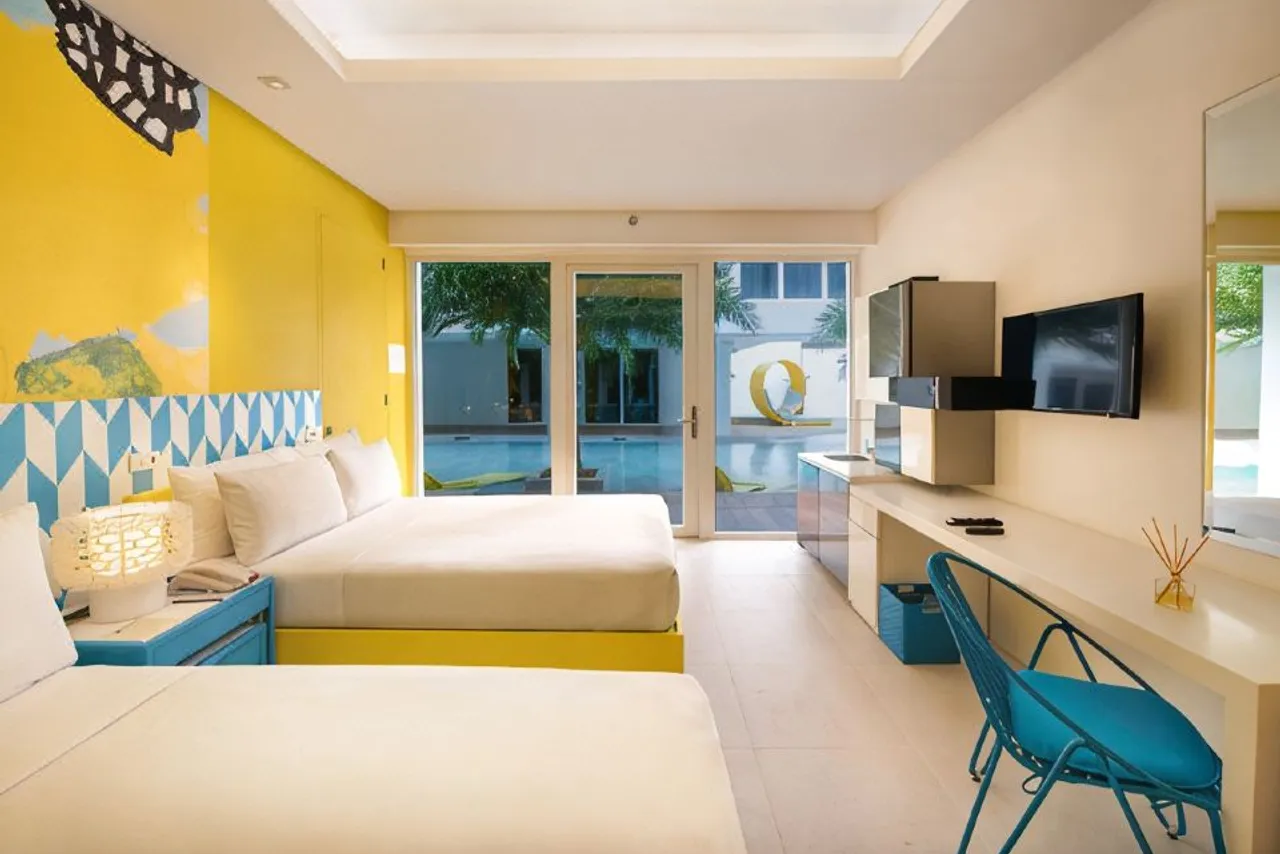 Astoria Current — ภาพห้องพักและบรรยากาศ