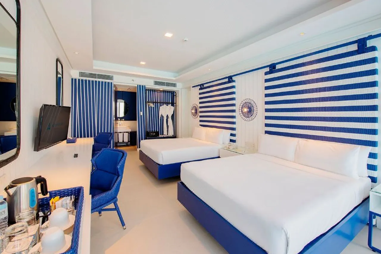 Astoria Current — ภาพห้องพักและบรรยากาศ