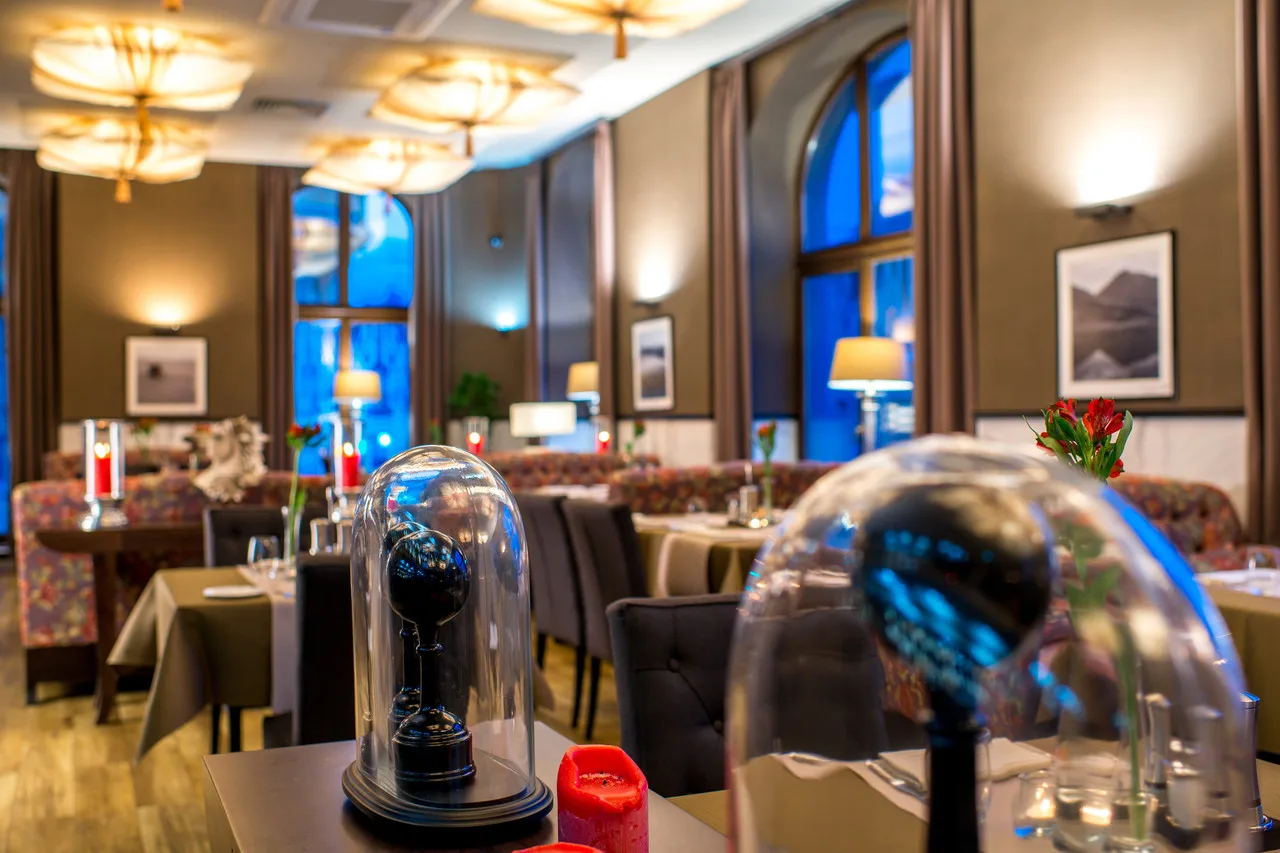 Astoria Hotel — ภาพห้องพักและบรรยากาศ