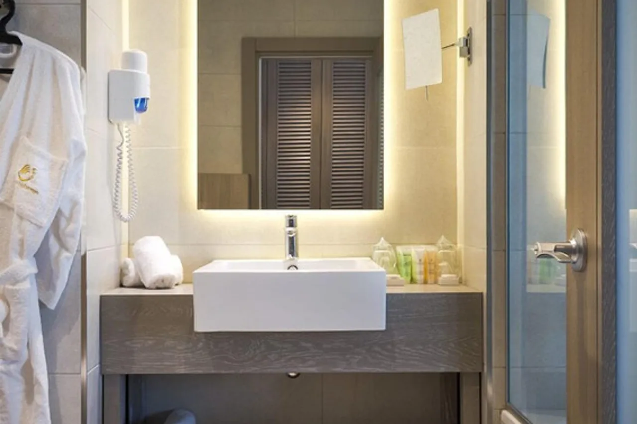 Astral Village Hotel — ภาพห้องพักและบรรยากาศ