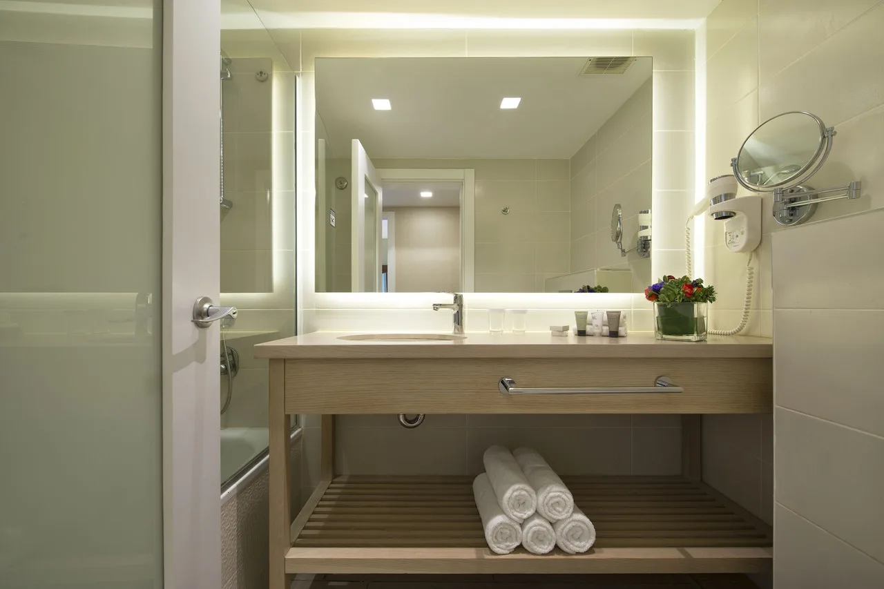 Astral Village Hotel — ภาพห้องพักและบรรยากาศ