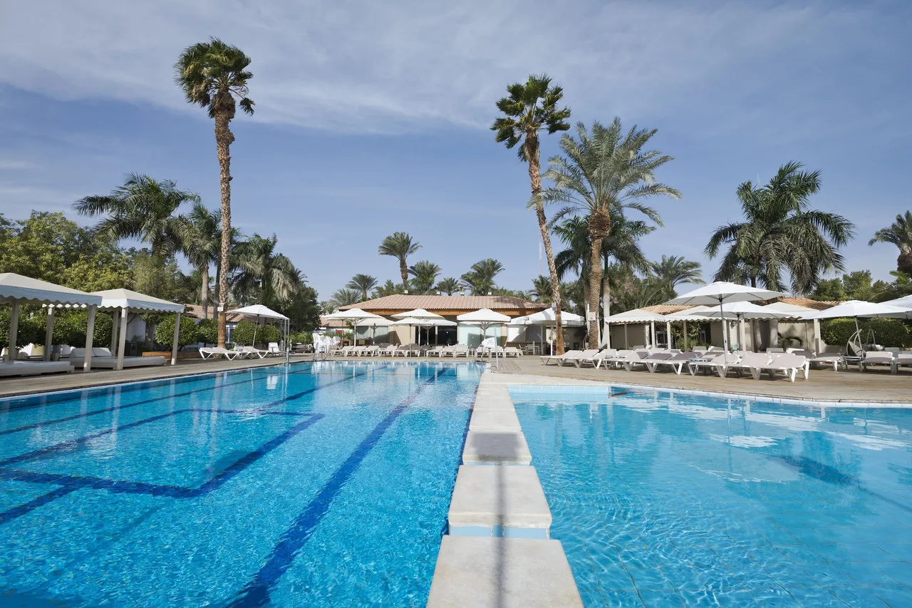 Astral Village Hotel — ภาพห้องพักและบรรยากาศ