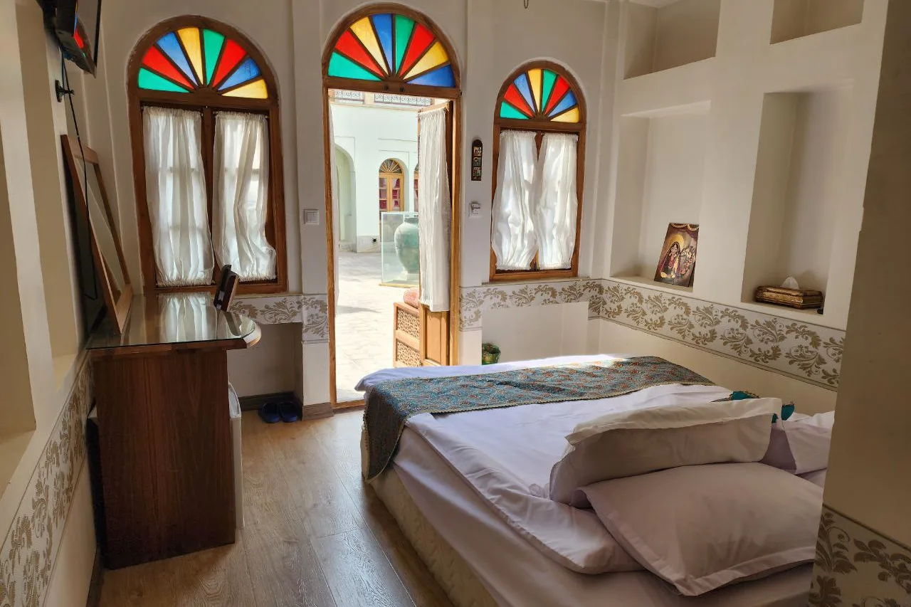 Atigh Traditional Hotel — ภาพห้องพักและบรรยากาศ