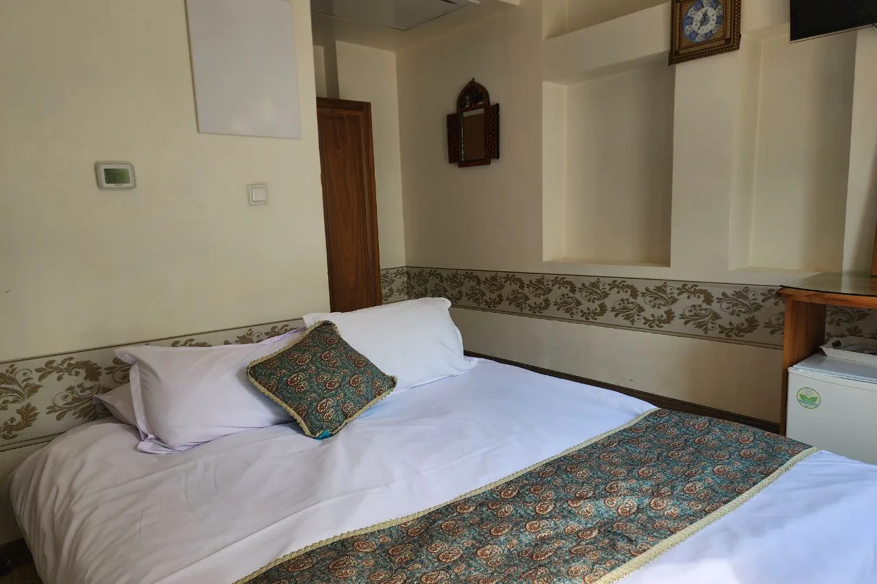 Atigh Traditional Hotel — ภาพห้องพักและบรรยากาศ