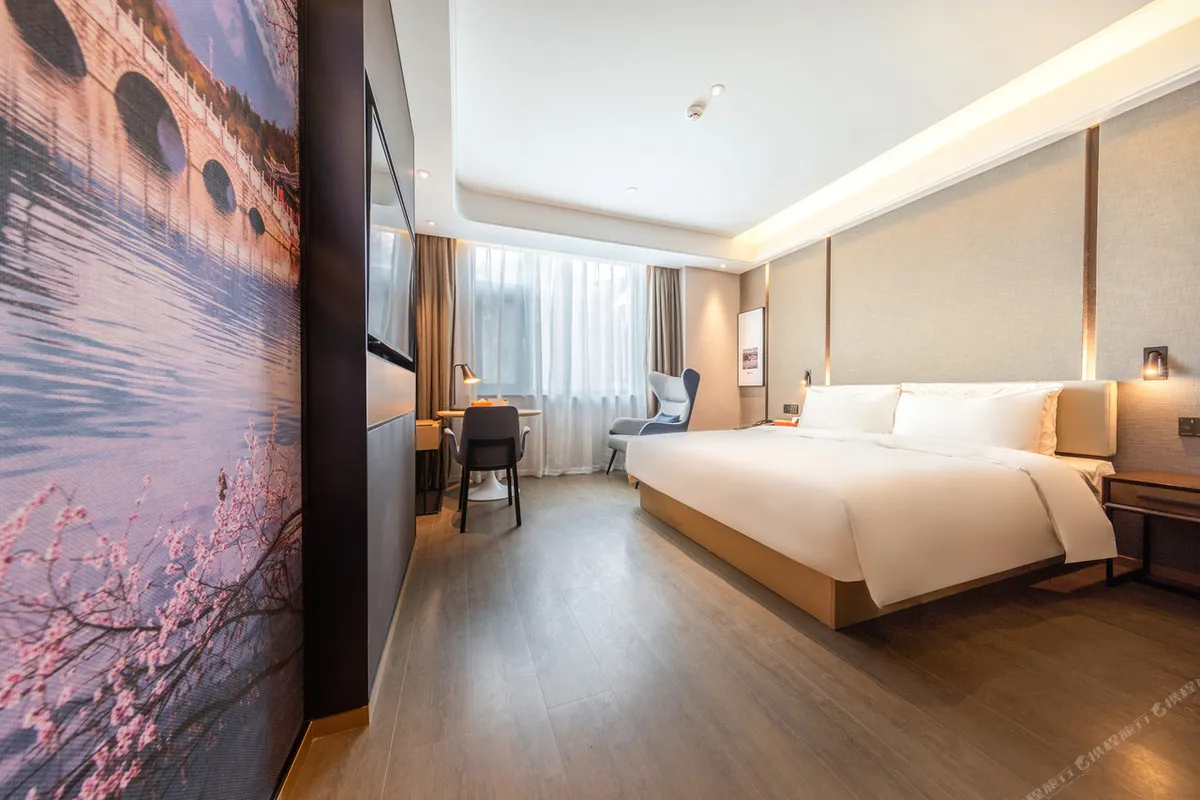 Atour Hotel Kunming Green Lake Yunnan University — rooms and atmosphere