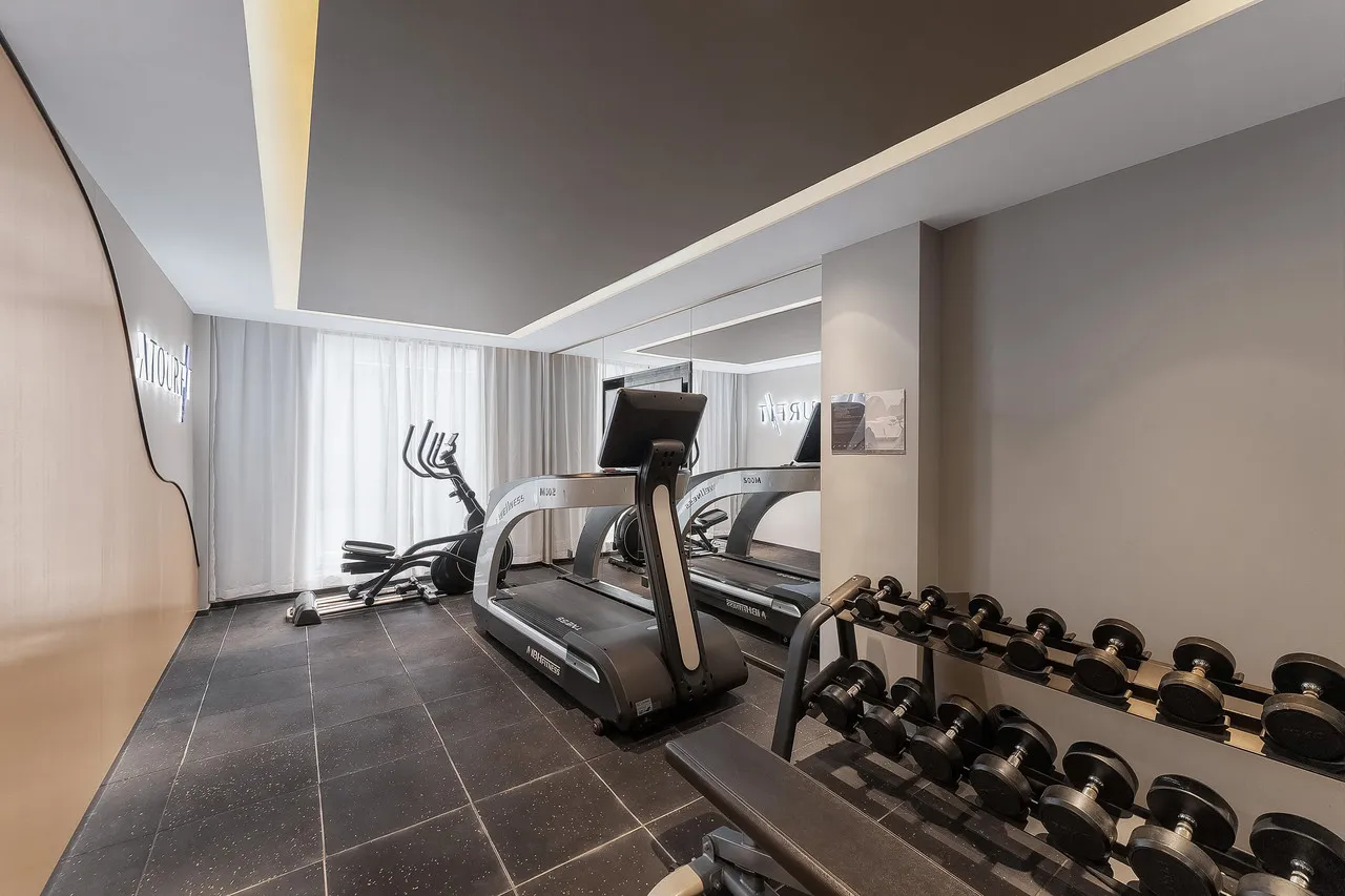 Atour Hotel Nanjing East Road on the Bund — rooms and atmosphere