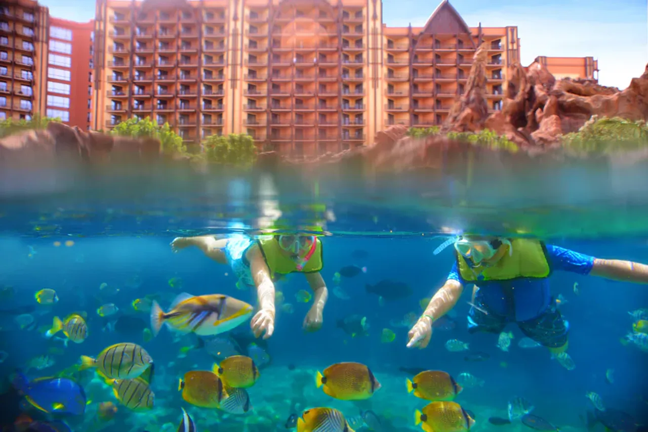 Rainbow Reef ลากูนดำน้ำดูปลาจริงที่ Aulani