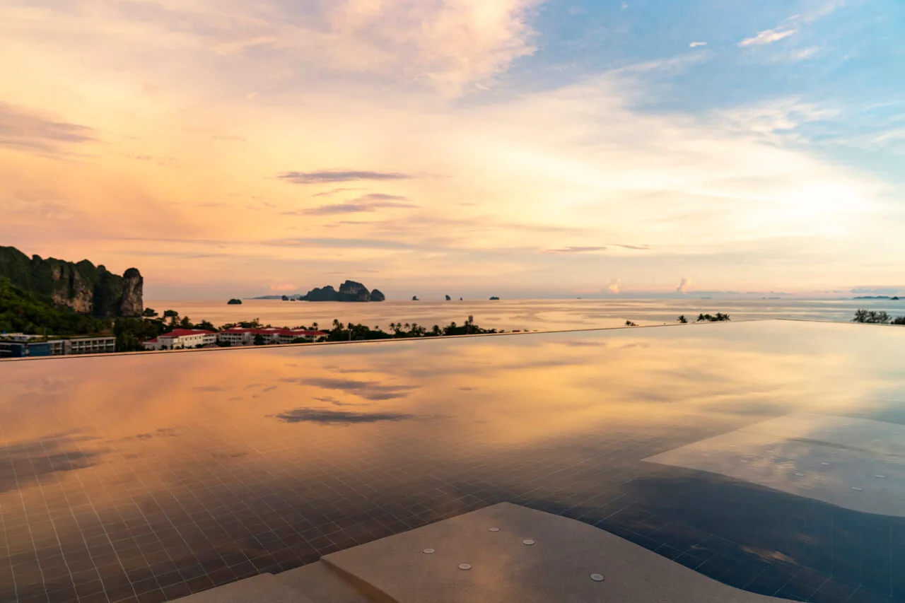 Avani Ao Nang Cliff Krabi Resort — rooms and atmosphere