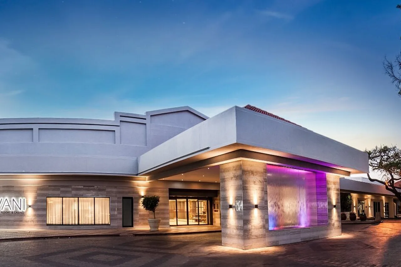 10 โรงแรมกาโบโรเนน่าพักที่สุด — CBD · New CBD · Phakalane (รีวิวลึก 2026 + ทางผ่านสู่ Okavango Delta + Chobe ช้างใหญ่ที่สุดในโลก)
