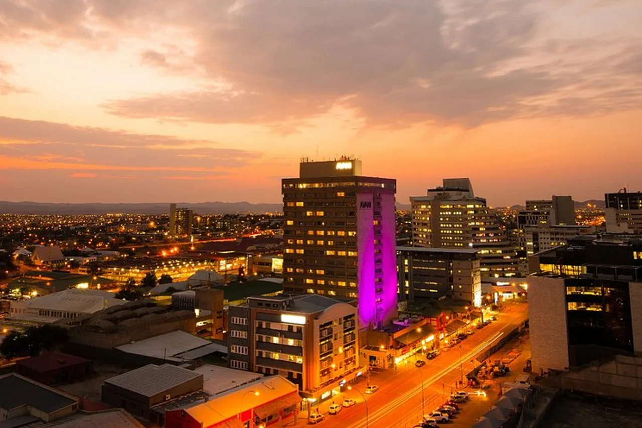 Avani Windhoek Hotel &amp; Casino — ภาพห้องพักและบรรยากาศ