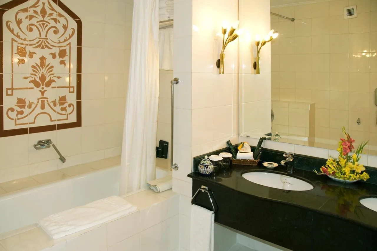Avari Lahore Hotel — ภาพห้องพักและบรรยากาศ