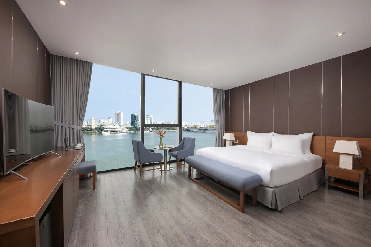 Avora Hotel — rooms and atmosphere