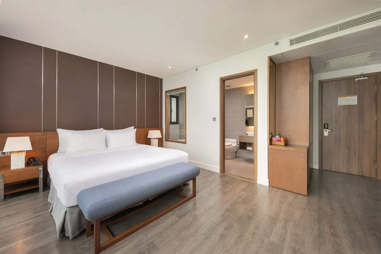 Avora Hotel — rooms and atmosphere