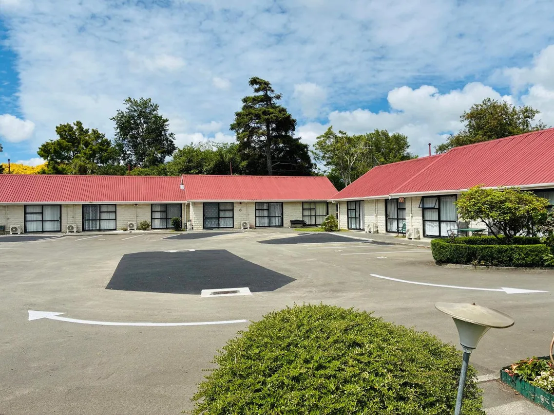 Awatea Park Motor Lodge — rooms and atmosphere