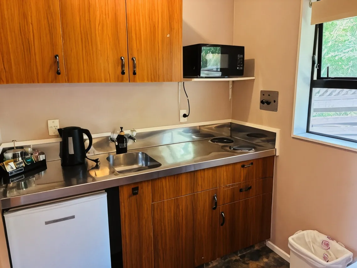 Awatea Park Motor Lodge — rooms and atmosphere