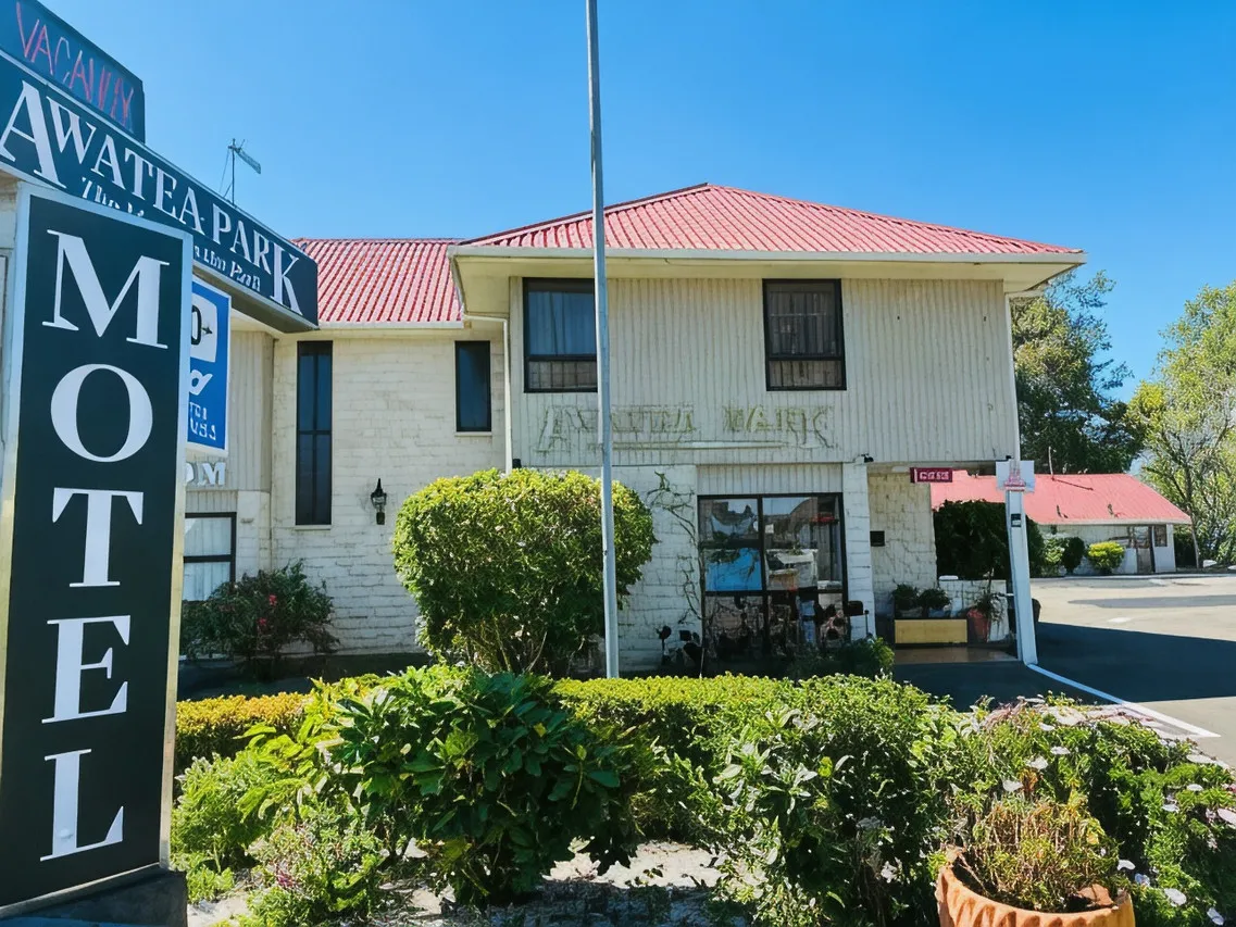 Awatea Park Motor Lodge — rooms and atmosphere