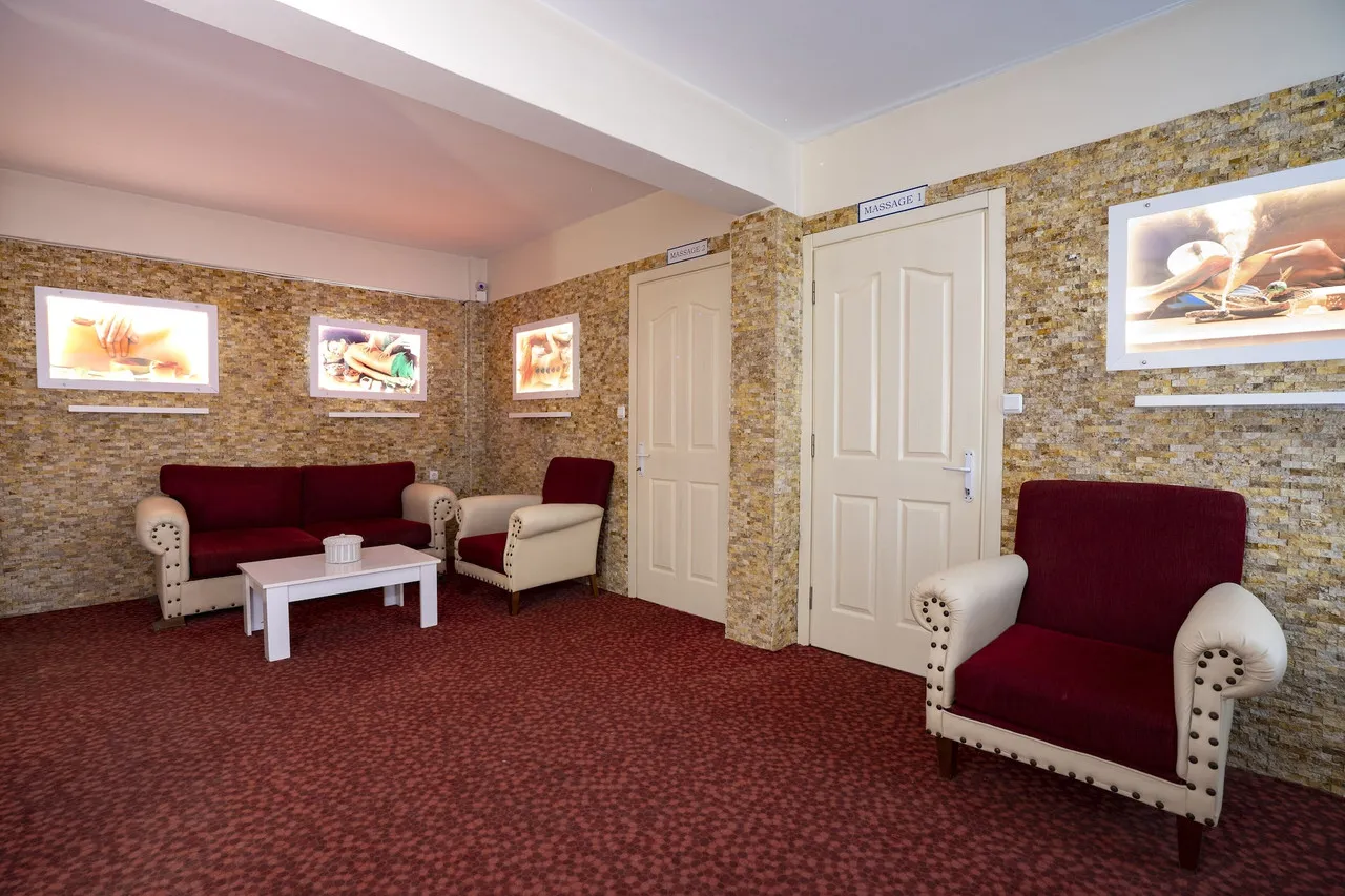 Ayapam Hotel — rooms and atmosphere